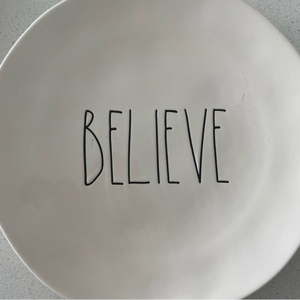 NEW RAE DUNN BELIEVE DINNER PLATE 8”